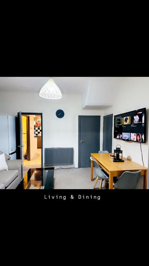 2 Bedroom Double Bed In East Лондон Екстериор снимка
